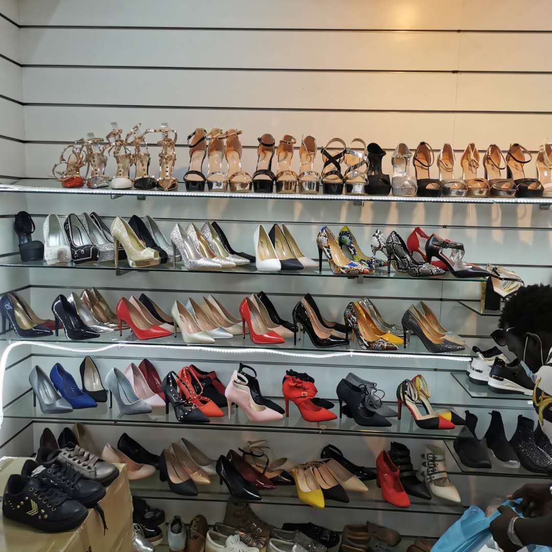 1 Moda — foto 1