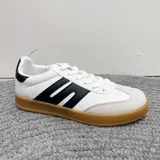 Sneakers(D) Genere Sneakers basse Unisex Quattro stagioni Made in Cina Tempo libero Vari Colori Piatto Tonda — foto 4