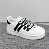 Sneakers(D) Genere Sneakers basse Donna Quattro stagioni Made in Cina Quotidiano Vari Colori Piatto Tonda — foto 1