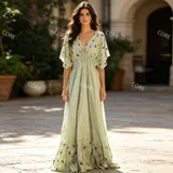 Vestito Lungo a V con Laccio e ricamo Floreale — foto 1