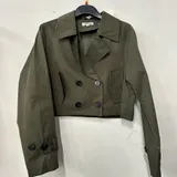 cappotto trench corto con bottoni — foto 4