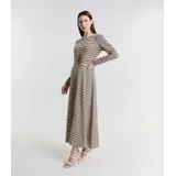 Vestito di maglia a righe — foto 3